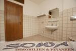 Mehrfamilienhaus mit 5 Wohneinheiten, zwei Garagen und Garten in zentraler Lage in Neuburg - Ein Objekt von Ihrem Immobilienpartner SOWA Immobilien und Finanzen - Mehrfamilienhaus, Wohnhaus Neuburg an der Donau | Angebot:26299735