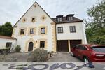 Ein Haus mit Geschichte - Mehrfamilienhaus mit 5 Wohneinheiten, zwei Garagen und Garten in zentraler Lage in Neuburg - Ein Objekt von Ihrem Immobilienpartner SOWA Immobilien und Finanzen - Mehrfamilienhaus, Wohnhaus Neuburg an der Donau | Angebot:26299734